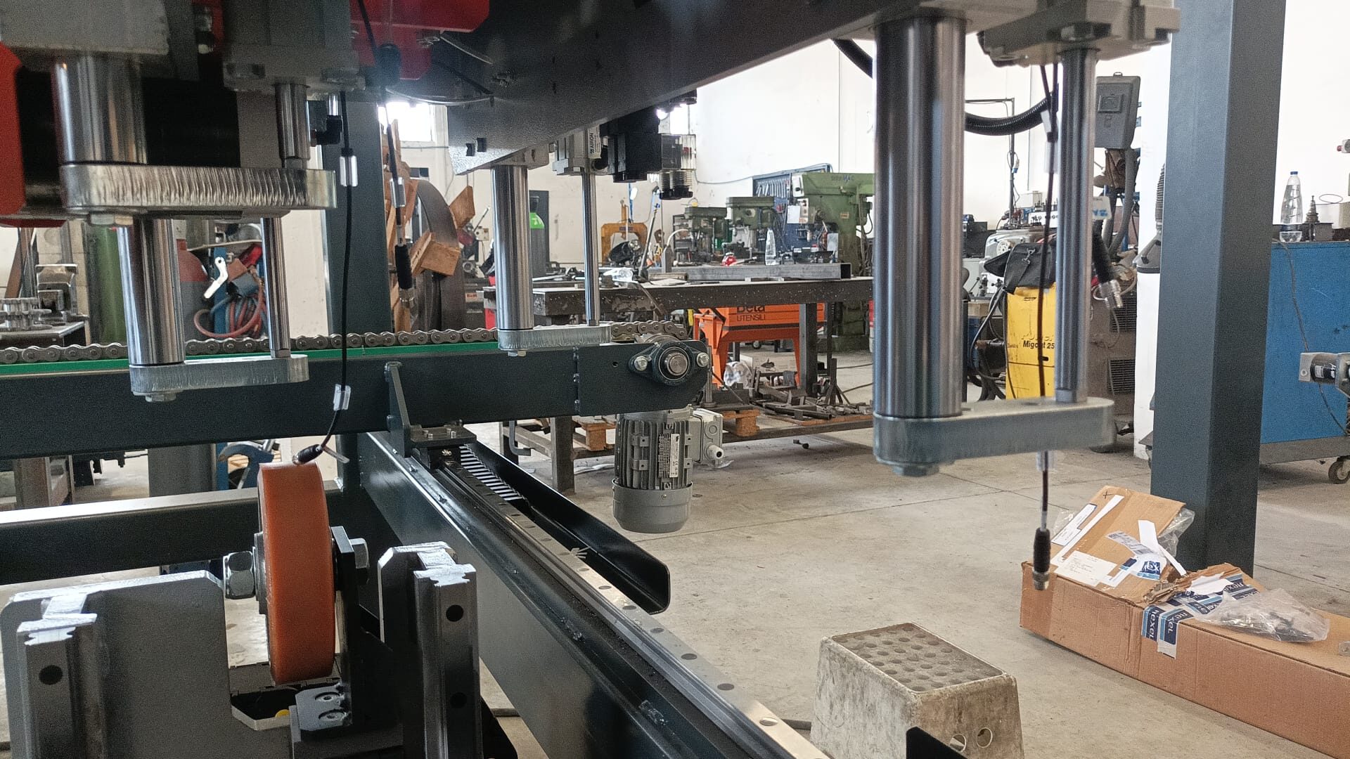 Instalatie automata pentru productia de flanse pentru tamburi cablu - 5