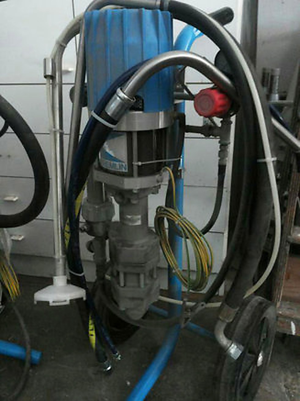 ATX Stains France pumps and spray guns